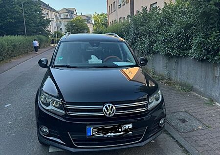 VW Tiguan Volkswagen 2.0 TDI DSG 4MOT BMotion T Trend & Fu...