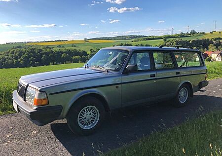 Volvo 240 GLE Bj93 TÜV 11/26 AHK elFH vorne Black Line