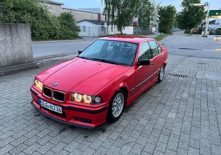 BMW 320i E36