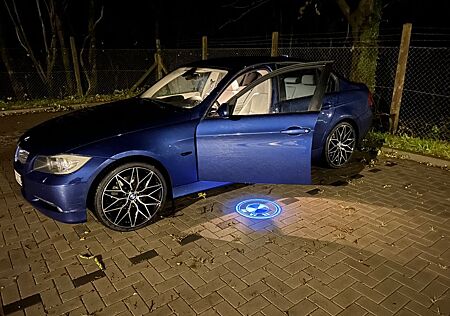 BMW 320i - E90 AUTOMATIK