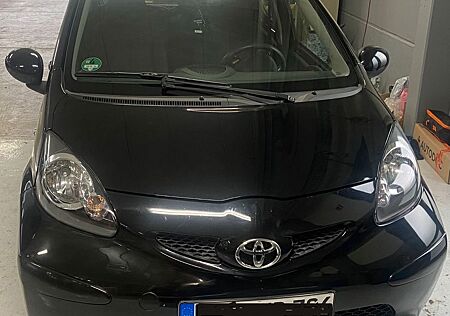Toyota Aygo (X) Aygo (X) 1,0 -TÜV Neu