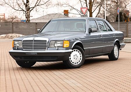 Mercedes-Benz 560 SEL