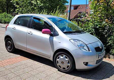 Toyota Yaris 1,0-l-VVT-i -