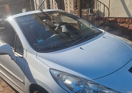 Peugeot 207 CC Platinum HDi FAP 110 Platinum