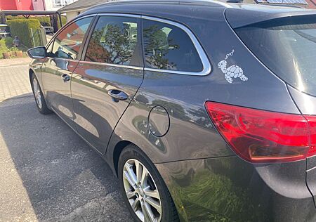 Kia Cee'd Sportswagon 1.6 CRDi Dream Team Editio...