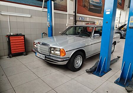 Mercedes-Benz CE 280 280 CE with OM 617