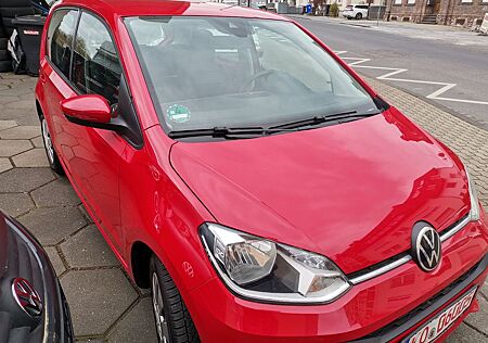 VW Up Volkswagen ! 4-tür. Schnäppchen nur 9600km! Extras