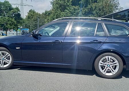 BMW 320i Touring - Automatik