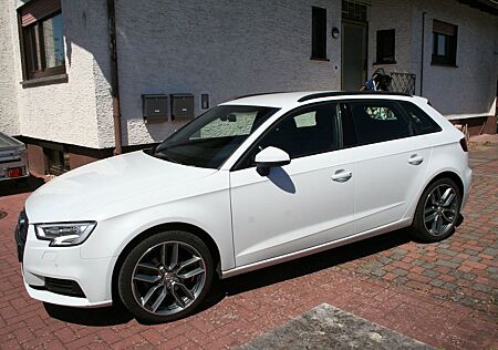 Audi A3 35 TFSI S tronic design Sportback design