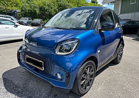 Smart ForTwo Cabrio electric EQ*SHZ*Delle Seitenwand!!
