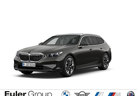 BMW 520 d Touring Sportpaket HUD StandHZG AHK-klappb