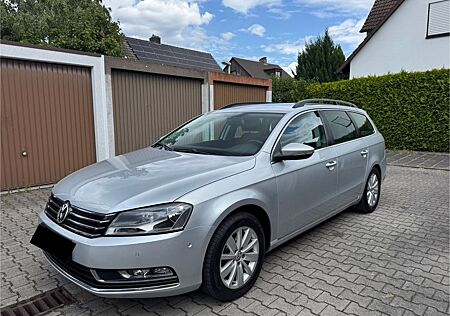 VW Passat Variant Volkswagen 2.0 TDI Navi,Klimaautom,AHK,TÜV