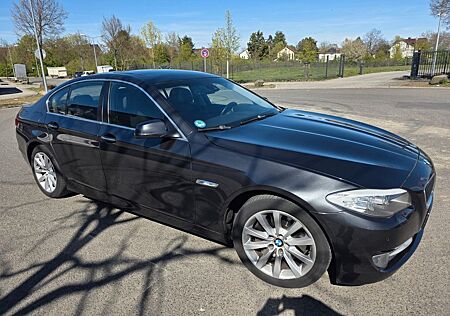 BMW 535i F10 sehr gepflegt Komfortsitze Xenon etc
