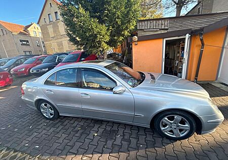 Mercedes-Benz E 220 CDI AVANTGARDE ,Limousine.