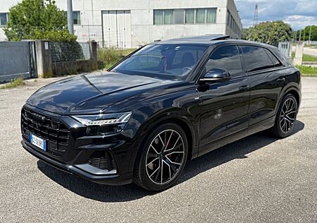 Audi Q8 55 TFSI quattro tiptronic -