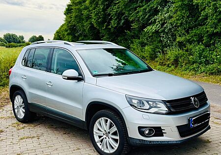 VW Tiguan Volkswagen 2.0 TSI 155kW DSG 4MOTION Sport & Sty...