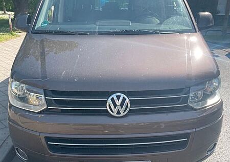 VW T5 Transporter Volkswagen Bus Multivan Highline