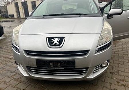 Peugeot 5008 1.6 Family 155 THP Family