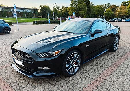 Ford Mustang 5.0 V8 GT California mit LPG-Gasanlage