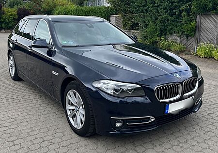 BMW 530d xDrive Touring A Luxury Line Luxury Line