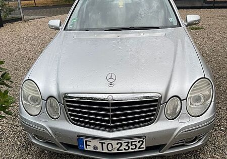Mercedes-Benz E 280 E -Klasse Lim.
