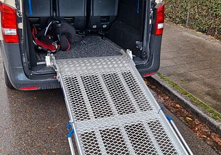 Mercedes-Benz Vito gebraucht kaufen Mercedes-Benz Vito 116CDI extralang Rollstuhlumbau