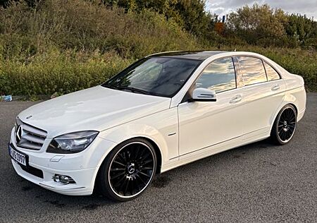 Mercedes-Benz C 300 4MATIC Special Edition Autom. Special ...