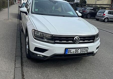 VW Tiguan Volkswagen 2.0 TDI SCR DSG 4MOTION Comfortline C...