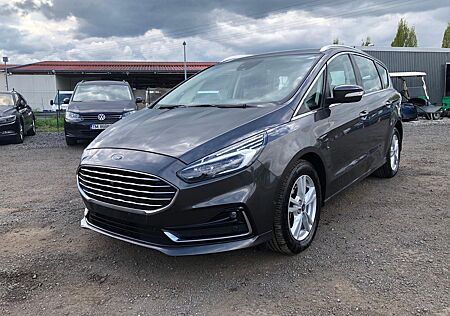 Ford S-Max Titanium