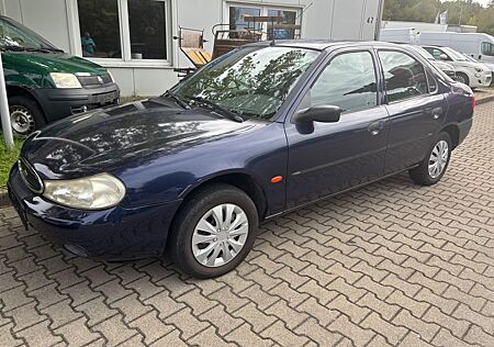 Ford Mondeo , 117.000km, 2.Hand! TÜV