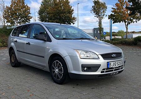 Ford Focus 1.6 Trend TÜV 08/26 gepflegt