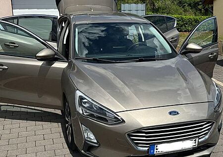 Ford Focus 1,0 EcoBoost 74kW Cool & Connect Cool ...