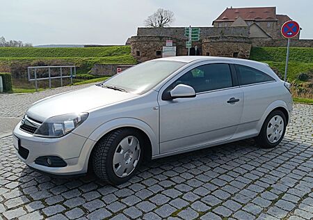 Opel Astra GTC 1.6 ECOTEC
