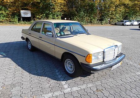 Mercedes-Benz 300 W123 Turbodiesel 1982