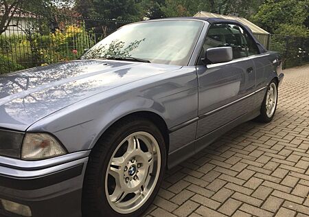BMW 325 Cabrio E36