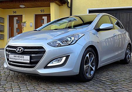 Hyundai i30 "YES!"_Klima_Parkpilot hint_8 fach Alu..