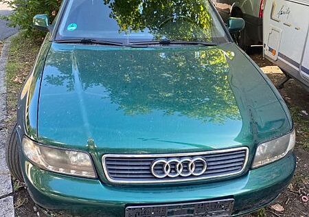 Audi A4 1.6 -