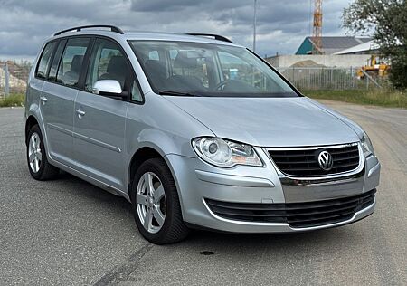 VW Touran Volkswagen 2.0 TDI/DSG/7 Sitzer/Isofix/