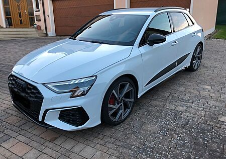 Audi S3 S-tronic quattro Sportback Carbon Style 5J.Ga