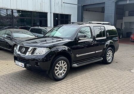 Nissan Pathfinder 3.0 dCi LE