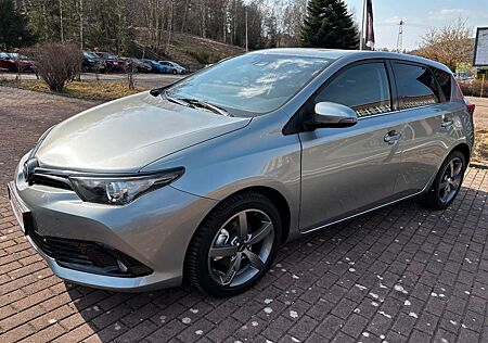 Toyota Auris Team D