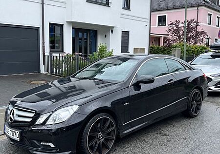 Mercedes-Benz E 350 Coupe AMG Paket, Scheckheft, Viele Neuteil