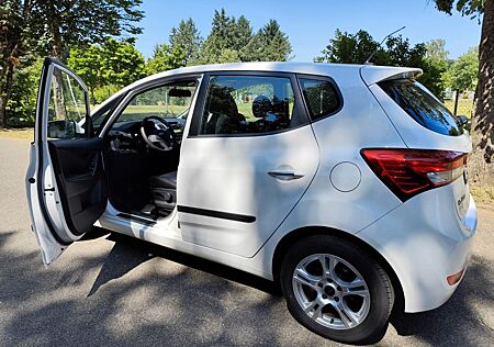 Hyundai ix20 1.4 UEFA EURO 2012 Edition UEFA EURO 20...