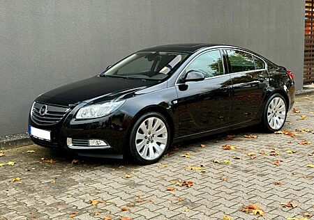 Opel Insignia 2.0Turbo Sport 4x4 Navi Leder Xenon AHK