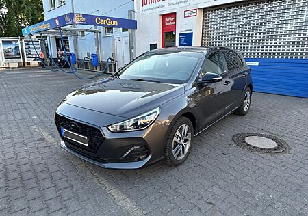 Hyundai i30 YES! Sondermodell 1.4 99 PS