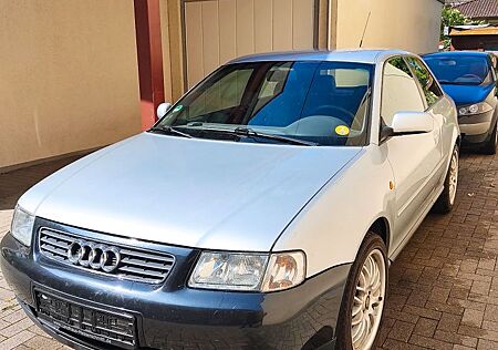 Audi A3 1.6 Attraction Attraction
