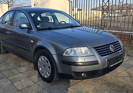 VW Passat Volkswagen 2.0 96kW Basis
