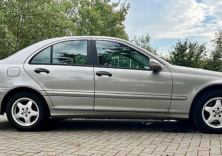 Mercedes-Benz C 180 KOMPRESSOR CLASSIC LIM*AUTMTK*CARPLY/TEMPO