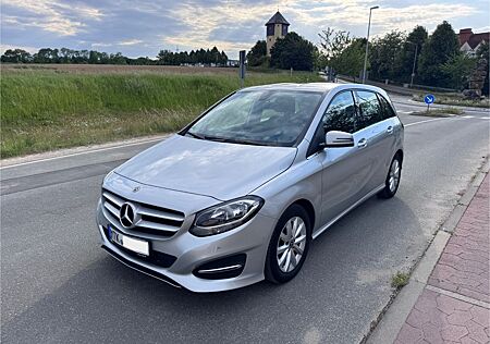 Mercedes-Benz B 180 - neuwertig, Automatik, sehr wenig KM.