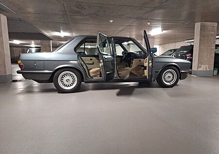 BMW 525 E28 e (eta)